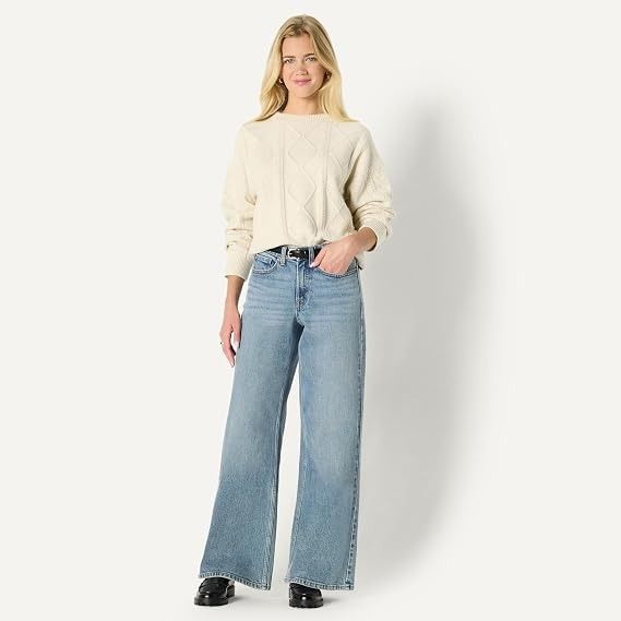 Immagine di Cream Cable Knit Sweater 1